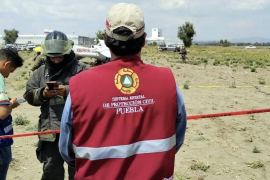 El accidente dejó un saldo fatal y activó un amplio operativo de emergencia, mientras autoridades investigan las causas.