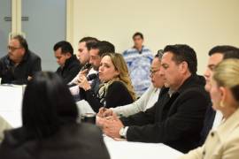 Representantes de comisiones municipales y organizaciones civiles durante la presentación del proyecto de reglamento de la Unidad de Vigilancia Ambiental.