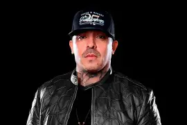 El productor musical José Ángel Del Villar, director de la disquera Del Entertainment, fue sentenciado en Estados Unidos a 4 años de prisión por realizar negocios con Jesús Pérez Alvear, alias “Chuco”, promotor de conciertos señalado como operador financiero del Cártel Jalisco Nueva Generación (CJNG) y de Los Cuinis.