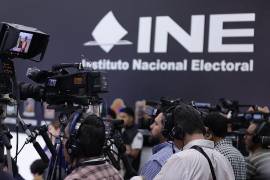 Incluyen en sus señalamientos la utilización de recursos públicos y personal gubernamental con fines partidistas.