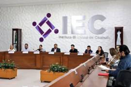 Personal del Instituto Electoral de Coahuila continúa monitoreando las propuestas de las comisiones del INE.