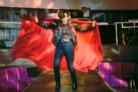 Denise Dresser cumplió un nuevo reto para ayudar en la obtención de becas para sus alumnos de ITAM, y lo hizo bailando al ritmo de “Moves like Jagger”, de Maroon 5.