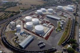 Loret de Mola asegura que, de acuerdo con el reporte que le dieron este lunes a Sheinbaum, “hasta este momento no hay ninguna prueba de que el combustible (decomisado) sea ilegal”.