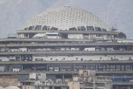 El edificio nunca se terminó y, bajo los regímenes de Hugo Chávez y Nicolás Maduro, los espacios concebidos como tiendas se convirtieron en celdas y El Helicoide se convirtió en el centro de tortura para presos políticos más notorio de Venezuela.