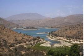 Washington autorizó el envío de 453 mil metros cúbicos de agua para mitigar el desabasto en colonias de tijuana, al tiempo que exigió a México frenar descargas residuales en el Río Nuevo.