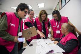 El INE afirma que logró reclutar al doble de funcionarios de casilla para las elecciones del próximo 7 de junio.