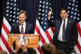 John Barret (izquierda), próximo Encargado de Negocios de la Embajada de los Estados Unidos en Caracas junto al secretario de Estado de EU, Marco Rubio.