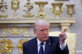 También podrían alcanzar a gobiernos, bancos, empresas, instituciones financieras, aeropuertos y otras entidades que, a juicio de Washington, continúen proporcionando respaldo económico o comercial a Teherán.