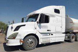La unidad de carga quedó bajo resguardo de las autoridades después de que fuera localizada con gasolina cuya procedencia no fue acreditada durante la intervención realizada en Coahuila.