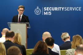 El Director General del MI5, Sir Ken McCallum, pronuncia el discurso anual del Director General en Thames House, la sede del Servicio de Seguridad del Reino Unido en Londres.