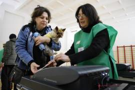 Más de 30 casos relacionados con las purgas de votantes se han presentado en al menos 19 estados en el país, que incluyen a Nevada y Carolina del Norte, según el rastreador de litigios electorales Democracy Docket. FOTO: EFE.