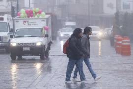 Un canal de baja presión situado sobre el noreste del país generará fuertes rachas de vientos, advierte el SMN