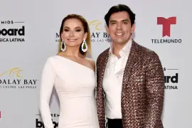 En vivo en Sale el Sol, Jorge Salinas sorprendió a su esposa Elizabeth Álvarez al comentar que tú —él mismo, no ella— es el “amor de su vida”.