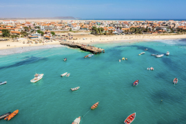 Cabo Verde es un país insular ubicado frente a la costa occidental de África, a unos 700 kilómetros de Senegal.