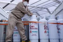 Fotografía tomada durante distribución de tanques del gas bienestar.