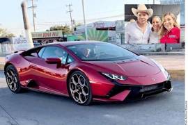 Flores ha estado en los últimos días envuelto en polémica por pasearse en la Región Carbonífera en un Lamborghini valuado en más de 7 millones de pesos.