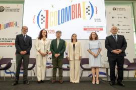 Desde la izquierda el director de la FIL de Mty, Hénoc de Santiago; la Decana Nacional de la Escuela de Humanidades y Educación del Tecnológico de Mty, Judith Ruiz; el embajador de Colombia en México, Carlos Fernando García Manosalva; la Secretaria de Cultura de NL, Melissa Segura; la presidenta de la FIL, Carmen Junco; y el vicepresidente del campus Monterrey del TEC, Mario Adrián Flores, posan al finalizar una rueda de prensa.