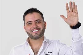 De acuerdo con la orden de aprehensión que llevó al Edil al Penal del Altiplano, emitida en la causa penal 39/2026, la familia del comerciante pidió dinero prestado para pagar la extorsión y el rescate del plagiado.