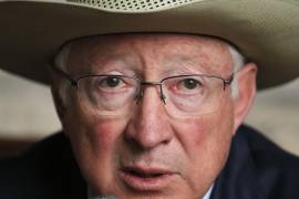 La FGR afirmaron que Ken Salazar, quien era embajador de Estados Unidos en México, habría mentido al rechazar que alguna agencia estadounidense hubiera participado en la detención de ‘El Mayo’ Zambada.