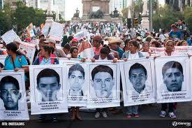 $!Hoy habría 43 maestros rurales recién graduados en Ayotzinapa, pero no: hay 43 jóvenes desaparecidos