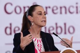 Entre pifias, el recurso de la victimización y el uso de inteligencia artificial para simular logros, la narrativa del gobierno de Sheinbaum ha perdido el control de la agenda pública frente a la realidad cotidiana de los mexicanos, afirma el periodista en su análisis.