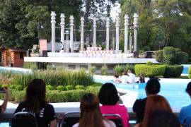 La danza clásica llena de movimiento el lago de la Alameda en la FINA Saltillo