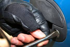 Los ladrones no dejan carro a salvo en la colonia Del Valle, así que los vecinos exigen mejor vigilancia policiaca.