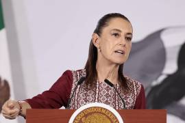 Por primera vez, Claudia Sheinbaum muestra cautela y evita una “defensa apasionada de un gobierno aliado” en el caso de Colombia, observa el autor de Estrictamente Personal.