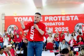 El líder del partido tomó protestas a los candidatos a las alcaldías de Veracruz | Foto: Especial