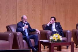 En seminario del ITAM, el empresario Carlos Slim destacó que debe definirse el rumbo del país y destinar a la inversión hasta el 30% del PIB.