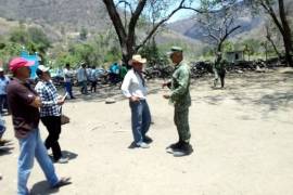 Retienen a militares en Guerrero para frenar destrucción de amapola