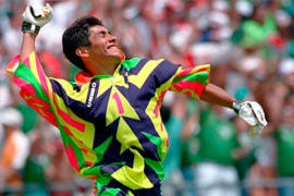 ¿Creías que no podía ser peor? Reviven uniforme de Jorge Campos versión 2019