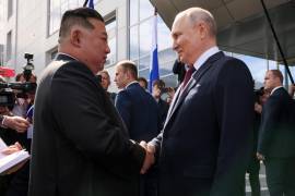 En el cosmódromo de Vostochny fue recibido el líder norcoreano Kim Jong-un por el presidente Vladimir Putin.