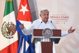 En la visita del presidente de Cuba, el mexicano aseguró que realizará un movimiento para hacer esta petición | Foto: Cuartoscuro