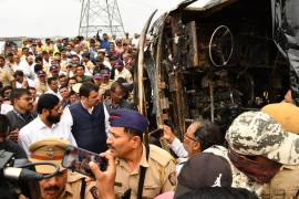 El accidente conmocionó a los hindúes, luego de que apenas hace menos de un mes se reportó un accidente de trenes que dejó decenas de fallecidos.