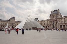 El museo del Louvre ha sido objeto este domingo por la mañana de un atraco en el que no ha habido heridos, ha anunciado la ministra francesa de Cultura, Rachida Dati.