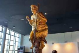 Estatua creada por el artista Jens Galschiøt del presidente de Estados Unidos, Donald Trump, en el Parlamento Europeo en Estrasburgo, Francia.