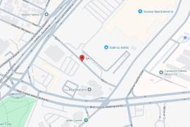 La vialidad conecta el Periférico Luis Echeverría con el Centro Metropolitano, cerca de la Cruz Roja y la tienda Sodimac.