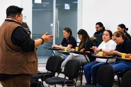 Padres y madres colaboradores recibieron herramientas prácticas para enfrentar retos actuales de la crianza. FOTOS: CORTESÍA
