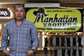 Con 25 años de trabajo constante, Víctor Pérez ha hecho de Tiendas Manhattan un referente en moda y servicio en Saltillo. FOTOS: HÉCTOR GARCÍA