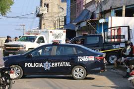 Junto a estos había una cartulina con un mensaje de amenazas que derivaron en un fuerte operativo para el levantamiento de los restos. FOTOS: