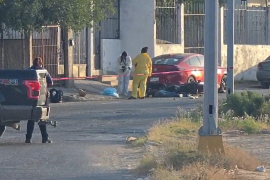La Fiscalía Región Norte II confirmó la identidad del joven, quien falleció al estrellarse contra una unidad estacionada.