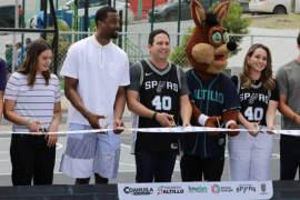 Saltillo construirá una cuarta cancha deportiva en zonas vulnerables con apoyo del basquetbolista Harrison Barnes.