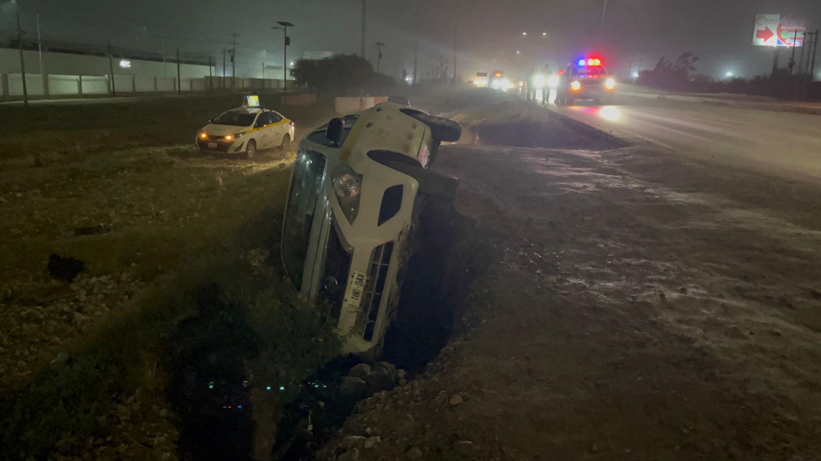 Adulto mayor cae con su coche en una zanja, en Saltillo. Noticias en tiempo real