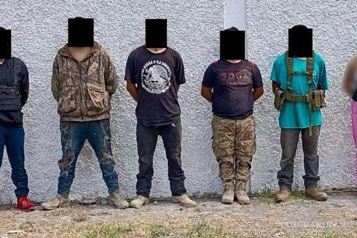 Decomisan en Nuevo León armas de uso exclusivo a banda en la que figura un menor