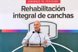 El alcalde Román Alberto Cepeda González puso en marcha el programa de rehabilitación integral de canchas en Villas La Merced, acompañado por autoridades estatales y municipales.
