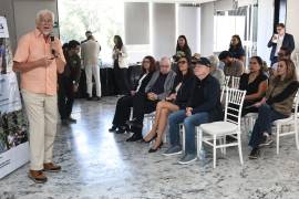 Stefan Cramer, geólogo alemán, asesora a Conservación San Lorenzo A.C. sobre el manejo del área protegida.