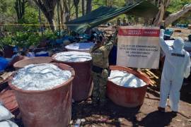 La instalación tenía una superficie aproximada de tres mil 150 metros cuadrados y era utilizada para la elaboración de estas drogas.