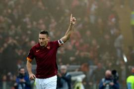 Emotiva carta de despedida de Francesco Totti a la Roma; se retira al finalizar la temporada