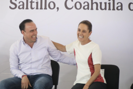 El gobernador Manolo Jiménez lanzó porras de “¡Presidenta, presidenta!” durante el arranque del Hospital Regional de Especialidades del IMSS en Saltillo.